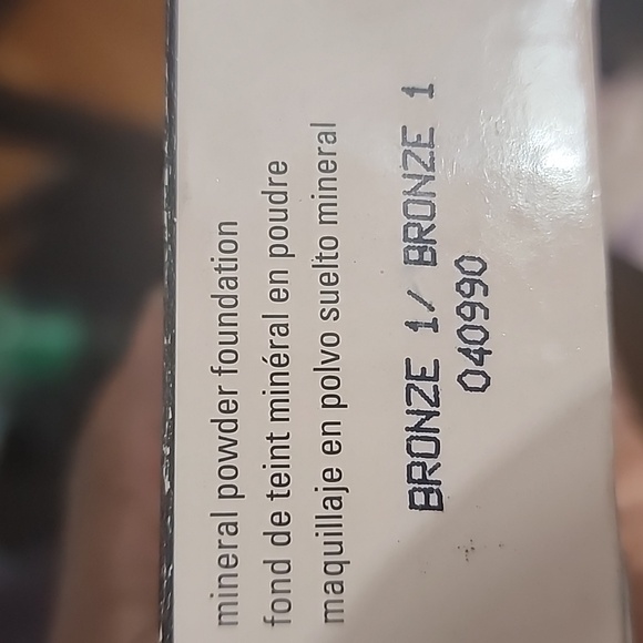 Mineral powder assorted colors bronze 1 Left - Picture 2 of 7